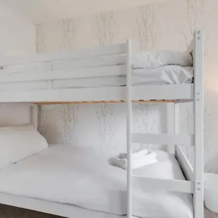 New Build House Near Trafford Centre With Drive-2