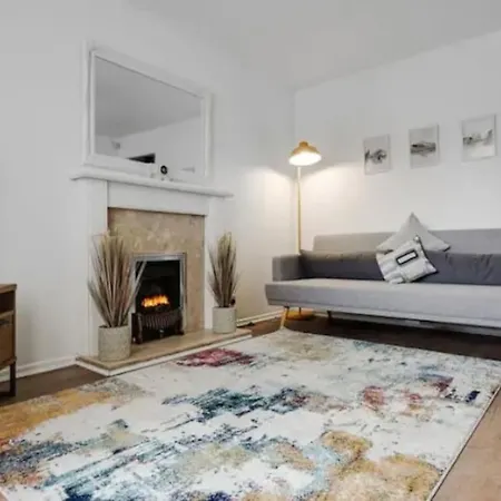 New Build House Near Trafford Centre With Drive-3